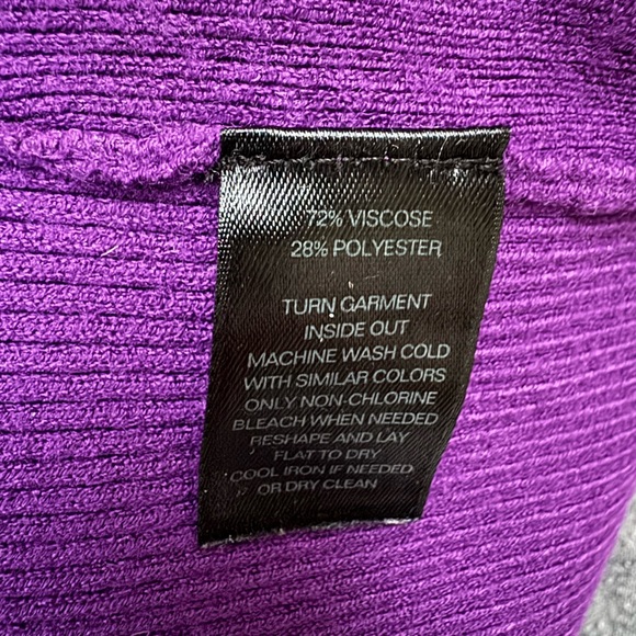 Beautiful purple rubbed turtleneck sweater - Picture 5 of 7